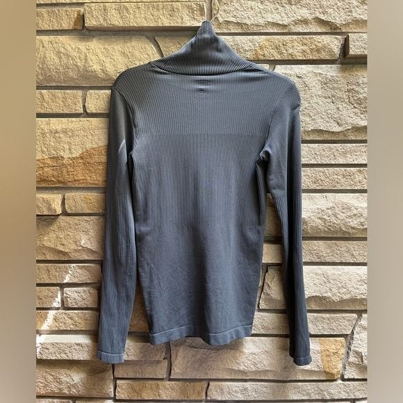 Athleta FLURRY BASE LAYER TURTLENECK Charcoal Grey Small - Picture 4 of 10